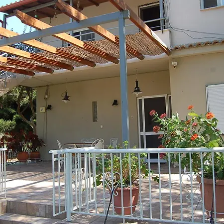 Nyaraló Comfortable Near The Sea *